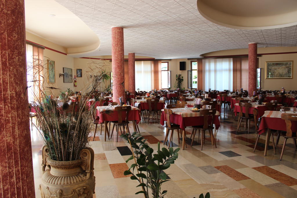 奥博哥拿破仑酒店 SantʼAmbrogio di Valpolicella 外观 照片